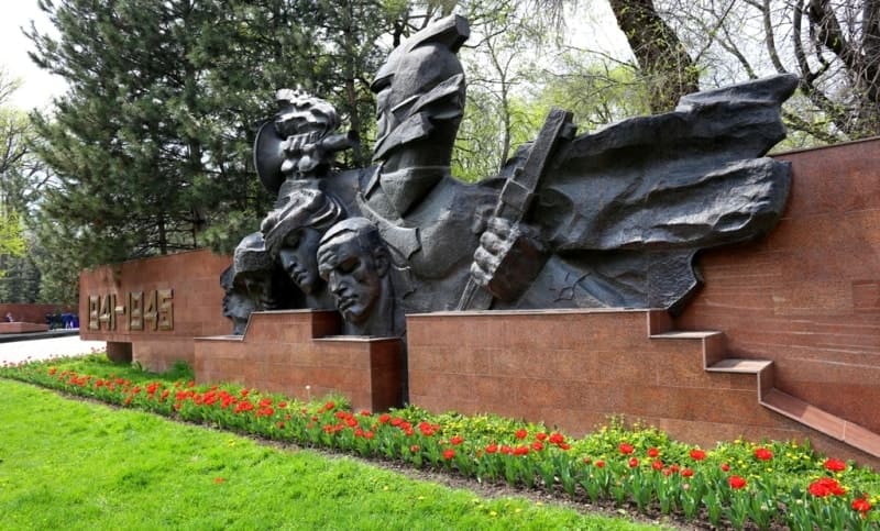 The composition "Trumpeting Glory."