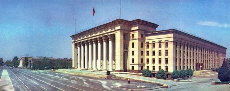 Дом Правительства, улица Комсомольская, площадь имени В.И. Ленина, 1980 год.
