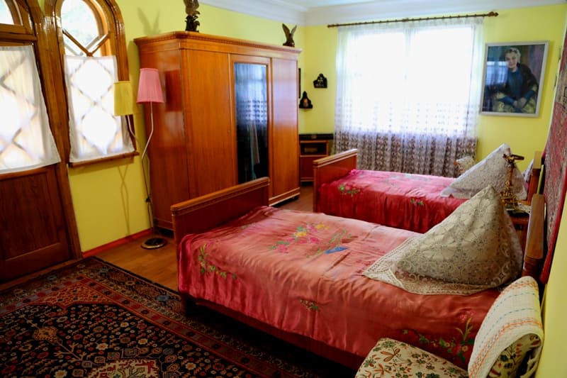 M. Auezov bedroom.