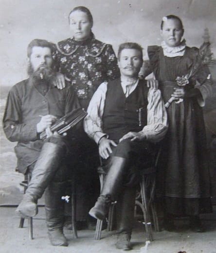 The Kladenov family.