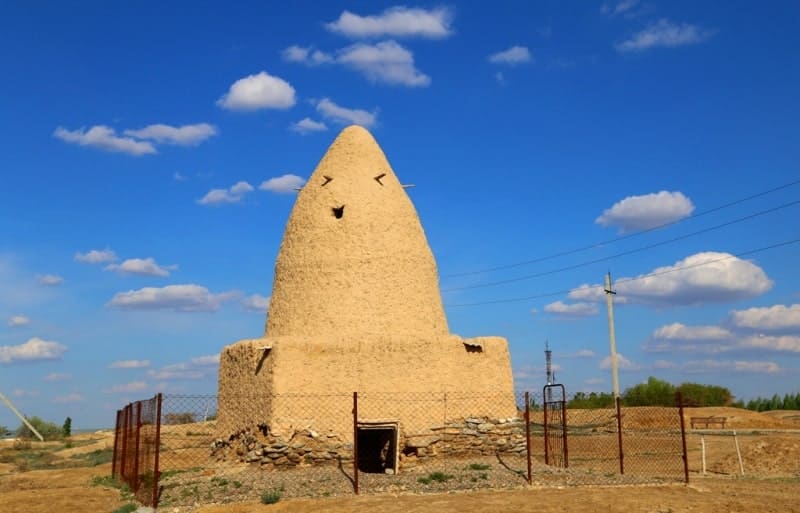 Мавзолей Кулак ата. Фотография 2008 г.