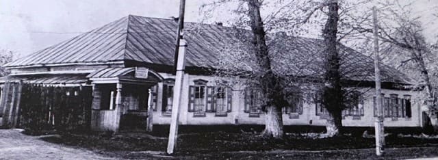 Former residential building in the village of Lepsinsk. Was used as a hospital. The hospital premises had therapeutic, surgical and maternity departments. Hospital for 25 beds, room for a morgue. The house was dismantled during the collapse of the USSR. Photo from the 1950s. In 1887 - 1888 there were no civilian hospitals in the Semirechensk region. Only in Lepsinsk there was an emergency room at a military hospital with 8 beds. In total, there were 24 paramedics in Lepsinsky district. The hospital rooms received only seriously ill patients, then they were placed in a military hospital or infirmary, the rest of the patients were treated on an outpatient basis. Money for the maintenance of the chambers was allocated from the zemstvo tax and partially at the expense of the city. During hospital stays, there was a pharmacy that dispensed medicine without money at the expense of the treasury. In 1913, in the city of Lepsinsk there was 1 doctor, 2 paramedics and 1 midwife.