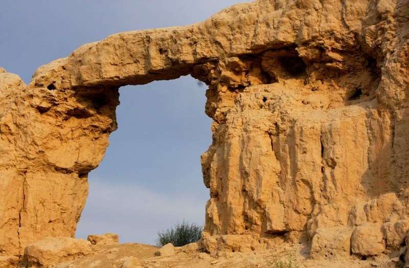 The first Russians to visit the ruins of Zhankent were Gladyshev and Muravin, who traveled to Khiva in 1740.