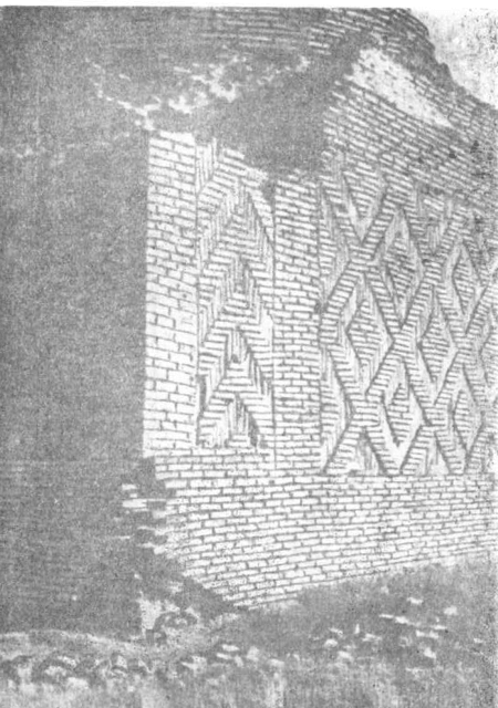Кирпичная кладка мавзолея Алаша хана.