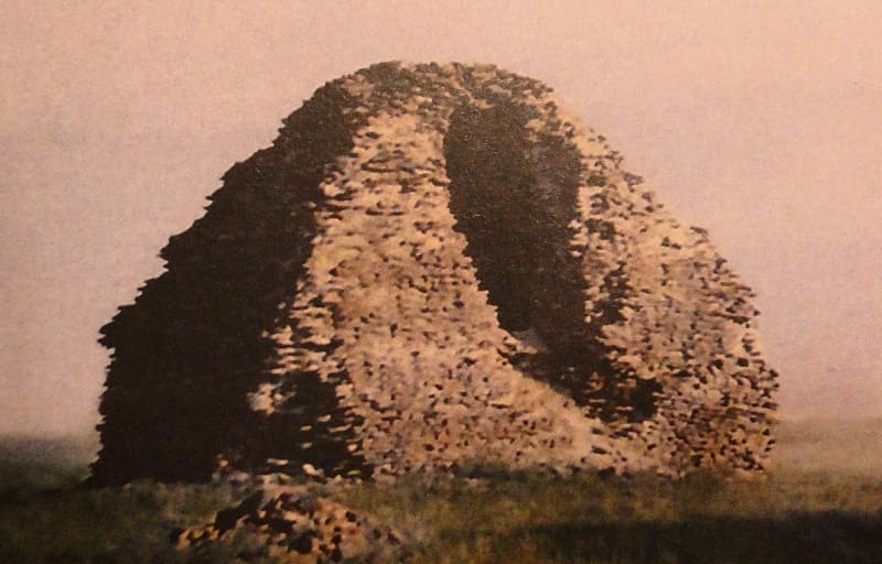 This is what the Dombaul Mausoleum looked like before the restoration in the 70s of the last century.