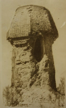 Tower Begim ana. Photo of the early XX century.