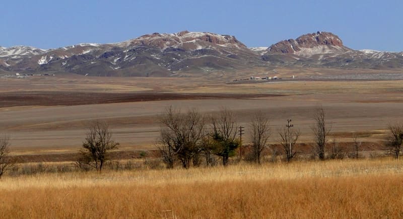 Small island mountain ranges branching off from main Altyn-Emel Ridge are located on plains.