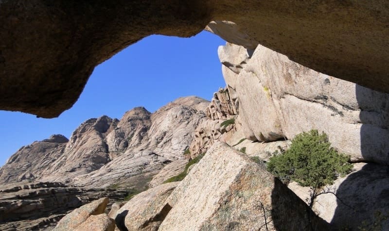 Западный массив Коныркулжа 1 (каз. Коричневый архар) с отметкой в 976 метров над уровнем моря