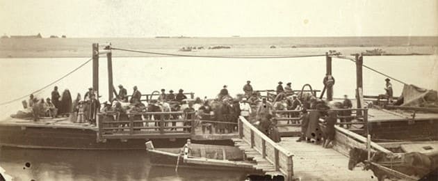 Семипалатинск. Паром на Иртыше. Фотографии, сделанные Дж. Кенноном, рисунки Дж. Фроста.1885 года взяты из архива Джорджа Кеннана. https://rus-turk.livejournal.com/354668.html