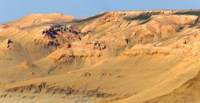 The Northern Cliff of the Ustyurt Plateau begins at the Ashyktaipak gorge and stretches as a steep, winding wall, dissected by deep, often long, ravines.