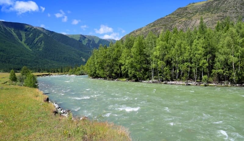 The Bukhtarma River near the village of Arshaty.