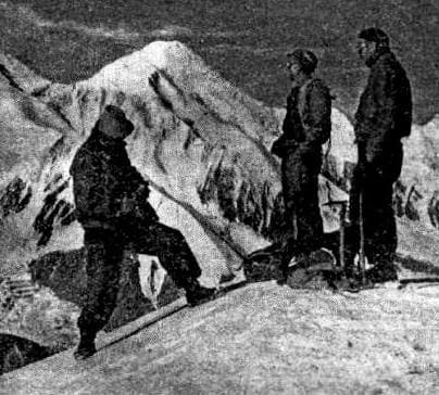 During the ascent to the Marble Wall peak through the Pogranichnik peak. 1946. From left to right: E.V. Timashev, S.G. Uspensky, prof. ON. Fedorov. Photo by A. Letavet.