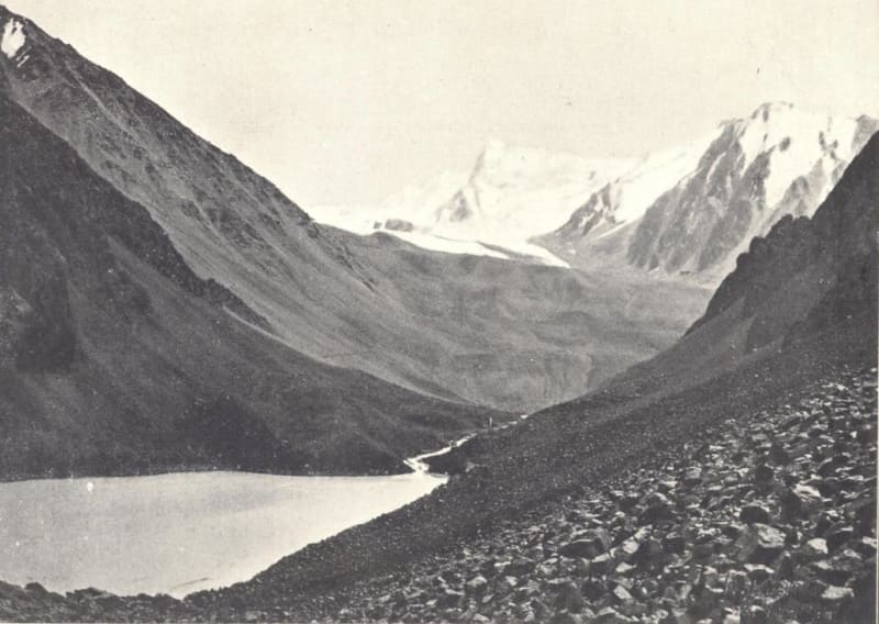 From the photo by A.P. Leybin, Vyerny Mountain. Lake Ak-Kul near the city of Vyerny. Photo from the book by Railway Engineer V.A. Vasiliev