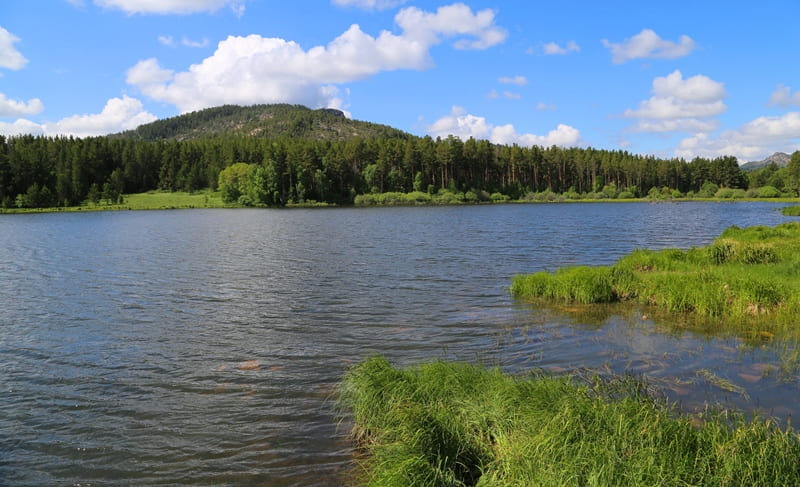 Протяженность озера 570 метров с юго-запад на северо-восток, наибольшая ширина в центральной части озера составляет 276 метров, площадь озера достигает 11695 квадратных метров, протяженность береговой линии равна 1624,14 метров.