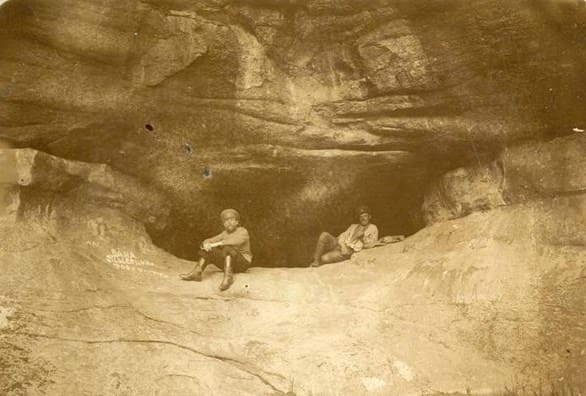 Н. Г. Катанаев. Большая пещера близ cтаницы Каркаралинской. 1900-е годы. https://rus-turk.livejournal.com/749123.html