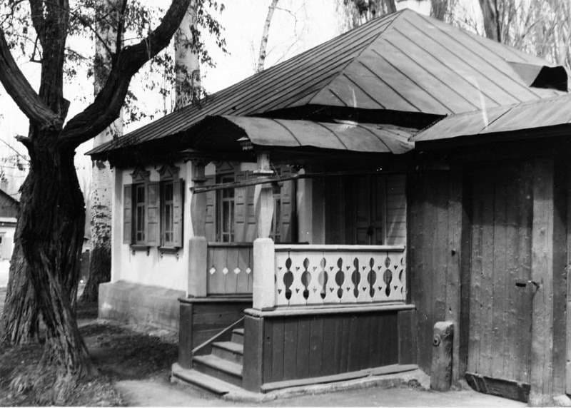 Former private residential house of land surveyor Abramov on Telmana Street