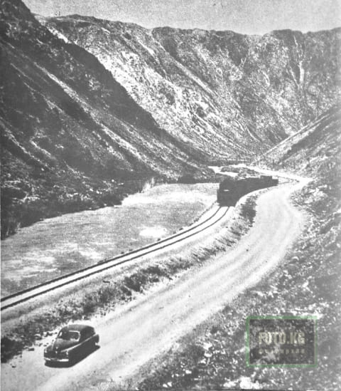 Паровоз в Боомском ущелье. 1948 г.