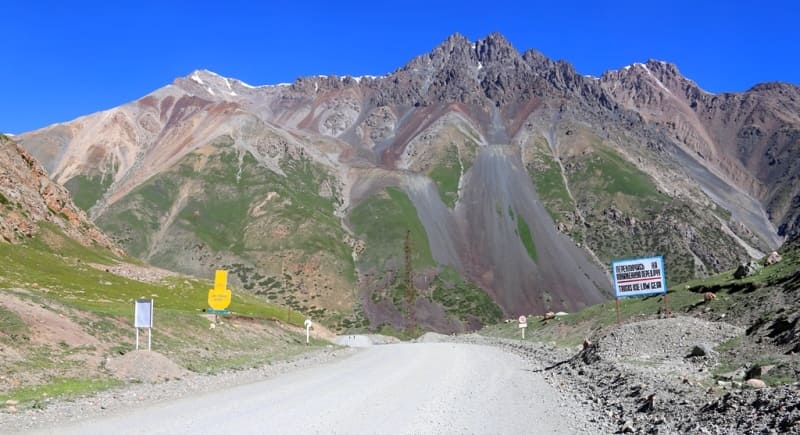 Sary-Moinok Pass.