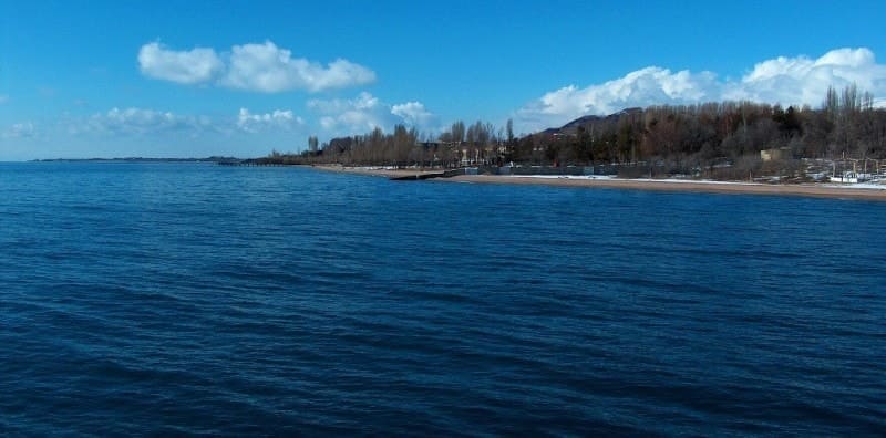 Over the past 11 years (1984-1994), the lake level, having fluctuated by 24 cm, has practically stabilized.