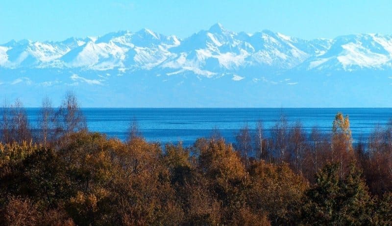 Another name for the lake, Timur-tu-Nor, meaning "containing iron," is associated with the presence of the Mongols in the area.