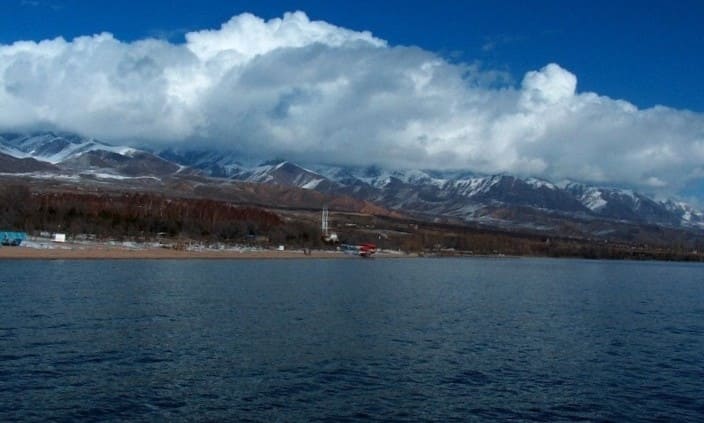 The water in Issyk-Kul is brackish.