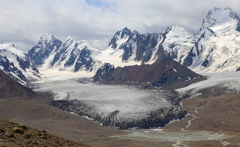 Komarov Central Glacier is located on northern slope of western part of Kakshaal-Too Ridge.