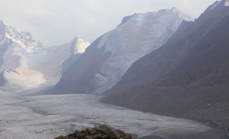 Approaches to Kyzyl-Asker West Glacier No. 80 lie in one of most inaccessible parts of Kakshaal-Too Range.