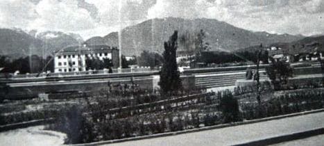 Stalinabad, 1948, architects - D. Bilibin, H. Yuldashev. In the photo: the newly built square named after the 800th anniversary of Moscow. There is no three-story house built later according to the project of the architect H. Yuldashev.