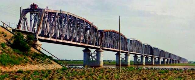 Photographer S. M. Prokudin-Gorsky. Amu-Darya (Chardzhuysky) railway bridge.