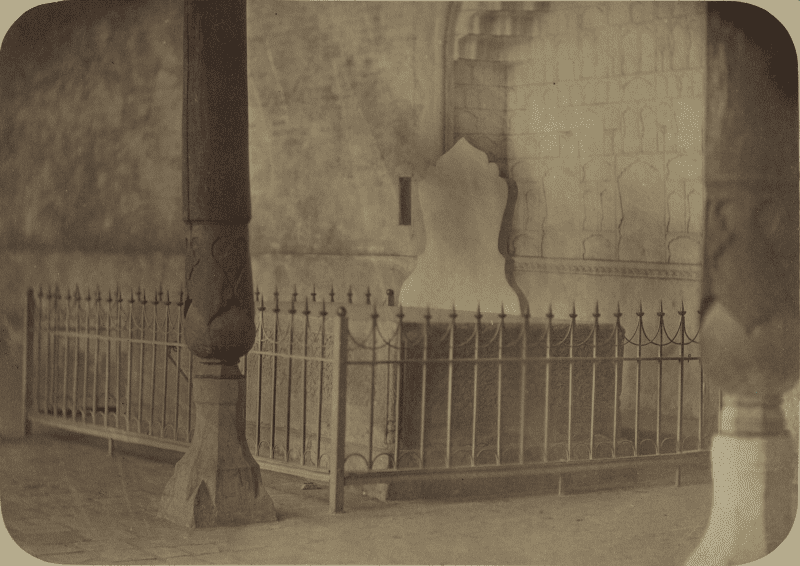 A photograph of the interior of the Palace of the Bukhara Emirs in Samarkand (Uzbekistan) is contained in the archaeological section of the "Turkestan Album." The six-volume photographic study was conducted in 1871-1872 under the direction of General Konstantin P. von Kaufman, the first Governor-General (1867-1882) of Turkestan, as the territory of Central Asia belonging to the Russian Empire was called. The album pays special attention to the Islamic architectural heritage of Samarkand.