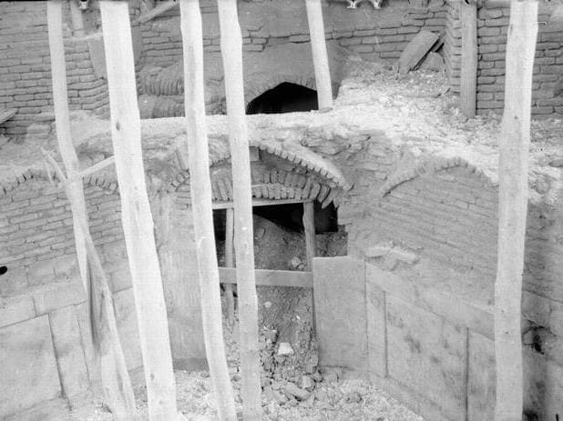 Развалины мавзолея Ак-Сарай в Самарканде. Фотографии Бориса Николаевича Засыпкина, известного советского архитектора и реставратора, занимавшегося изучением и консервацией памятников Средней Азии. Снимки сделаны в 1924-1925 годах во время проведения исследовательских и восстановительных работ в Самарканде.