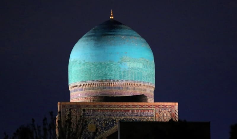 The blue dome of the Tillya-Kari Madrasah (meaning "gilded").