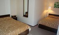 Twin room.