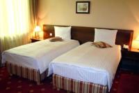 Twin room.