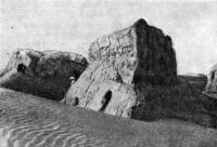 Kumbaskan kala gate pylons.