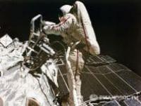 In 1984, Soviet cosmonaut Svetlana Savitskaya made her first spacewalk.