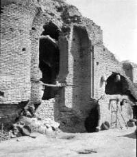 Развалины мавзолея Ак-Сарай в Самарканде. Фотографии Бориса Николаевича Засыпкина, известного советского архитектора и реставратора, занимавшегося изучением и консервацией памятников Средней Азии. Снимки сделаны в 1924-1925 годах во время проведения исследовательских и восстановительных работ в Самарканде.