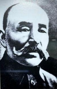 Юсуп Бабаев (1881 - 1938 г.г.). С 1918 года организатор «Союза Чернорабочих» в городе Верном, участник национально-освободительного восстания в Казахстане в 1918 году, Октябрьской революции и Гражданской войны в Семиречье. В 1922 - 1923 годах работал председателем Алма-Атинского уездного-городского ревкома. В 1925 - 1928 годах председателем Лепсинского и Алма-Атинского уездного исполкома.
