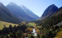 Gorge Alamedin. A ridge Kyrgyz Ala-Too.
