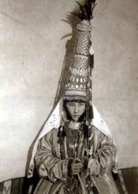 Саукеле - казахский национальный головной убор.