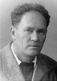 Евгений Колокольников - мастер спорта по альпинизму, руководитель казахстанских экспедиций в 50-ые годы.