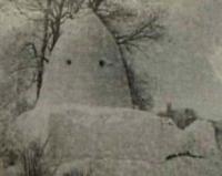 Kazanshi Mausoleum. General view. Photograph from the early 1980s, from the book "Collection of Historical and Cultural Monuments of Kazakhstan. Chimkent Region." 1994.