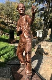 Sculpture to the chef Altyn-Bulak rest house.