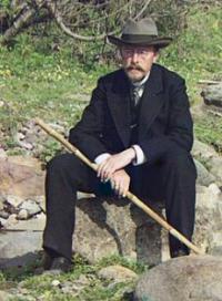 Sergei Mikhailovich Prokudin-Gorsky. Self-portrait at the river Korolistshali 1912.