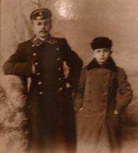 Sons of Z. Dubsky. Michael and Alexander. 1910. From the archive of the Dubski family.