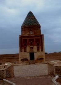 Мавзолей Текеш - Хорезмшах (XII в.).