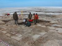 На раскопках мавзолея Кердери на дней Аральского моря.