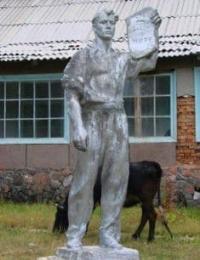 Скульптуры в окрестностях курорта "Джеты-Огуз".