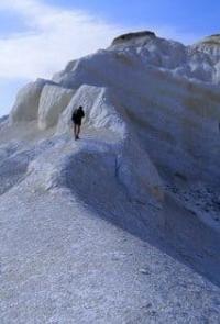 The plateau's landscapes, especially the chalk outliers, are reminiscent of another planet. Steep cliffs, or (chink - local term), reach heights of 350 meters. Scientists believe that more than 20 million years ago, the plateau was the bottom of the ancient Tethys Ocean, as evidenced by the fossils of marine creatures found there. The plateau is located on the territory of three countries: Kazakhstan, Uzbekistan, and Turkmenistan.