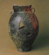 Ceramic vessel with a black covering. IX - X c.c